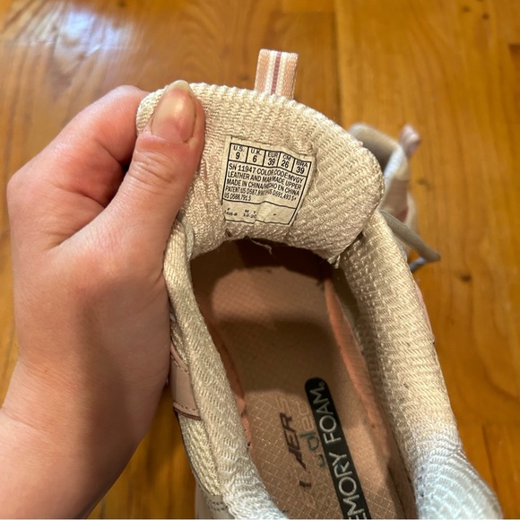 Skechers pink walking shoes size 9 - Picture 3 of 8